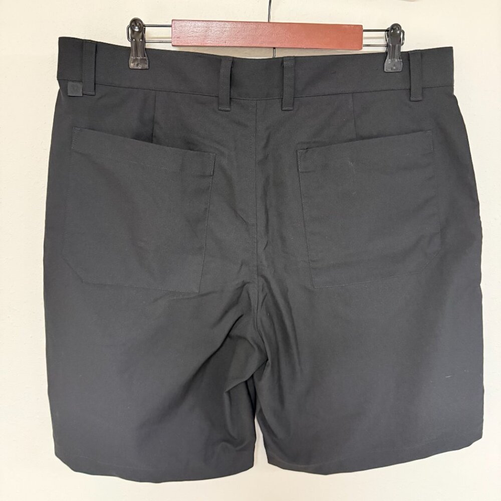 Lululemon Relaxed-Fit Smooth Twill Short 9" - Picture 5 of 9